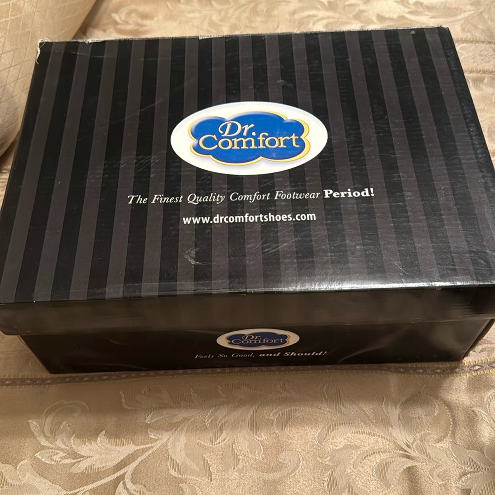 Brand new Dr Comfort Bark Brown men’s shoes size 9.5 W